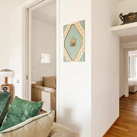 Apartment Trilussa Stylish Penthouse Rome