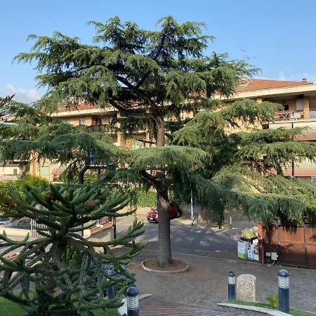 Polly Garden דירה