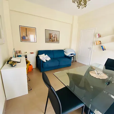 Apartment Comfy In Near Metro