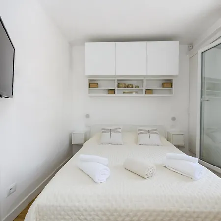 Appartement Rooftop Porretta Citta Giardino Check-in From 3 Pm To 10 Pm *