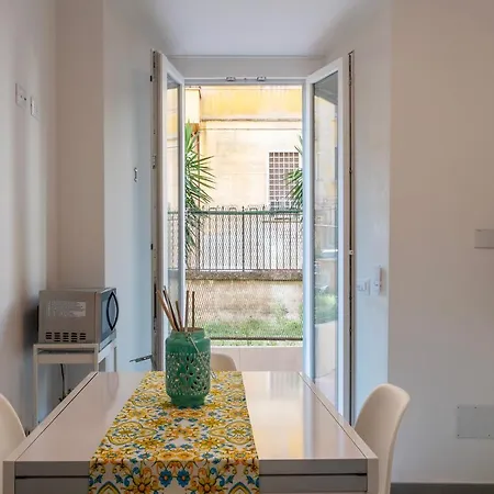 Eleonora Apartament *