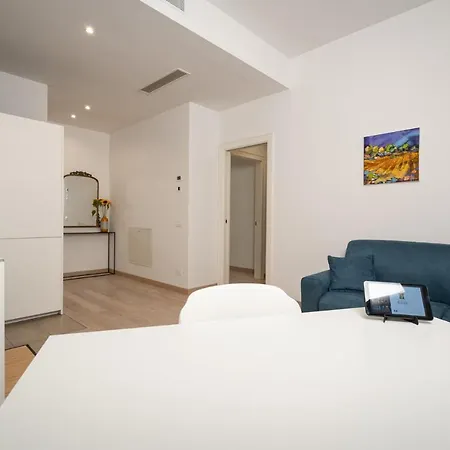Ancient Apartment *