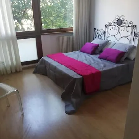 Vanity - 4 Bedrooms With 4 Bathrooms - Ac & Wifi Rome