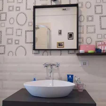 Vanity - 4 Bedrooms With 4 Bathrooms - Ac & Wifi Apartment *