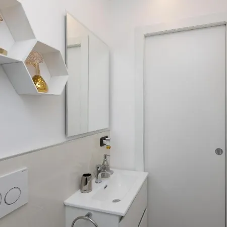 Solferinonove Apartment