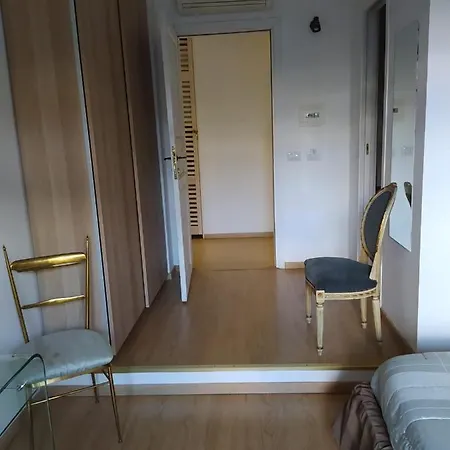 Vanity - 4 Bedrooms With 4 Bathrooms - Ac & Wifi Apartment Rome