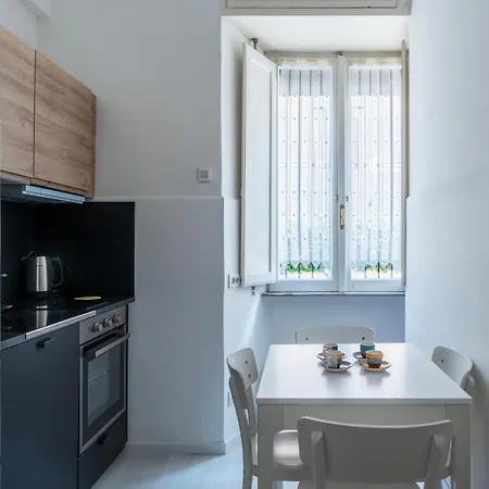 Colosseo Honey Apartment *