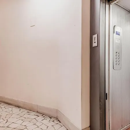 Tiburtina White House Apartment *