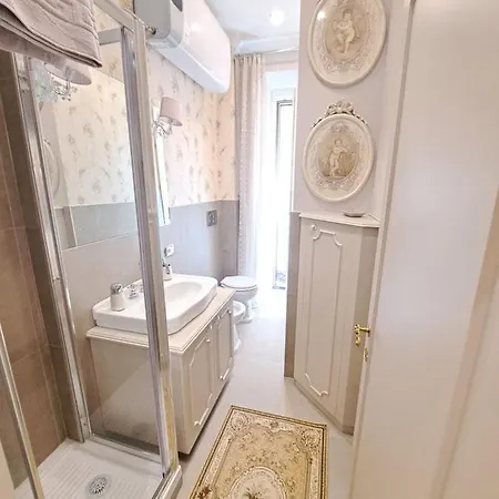 Della Vite 27 *
