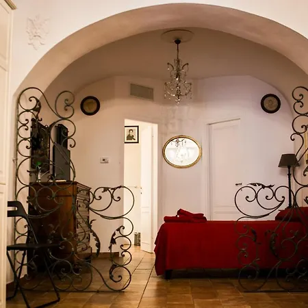 Grove House Roma