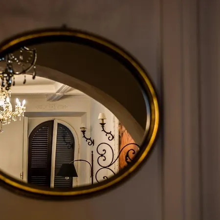 Grove House Roma