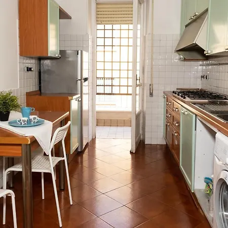 Apartment Piazza Armellini Rome