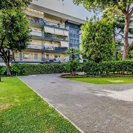 Luxury Front Of Cavalieri Hilton Apartment