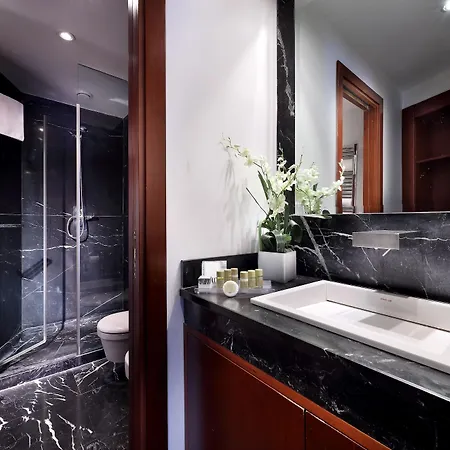 Exe International Palace Hotel 4*