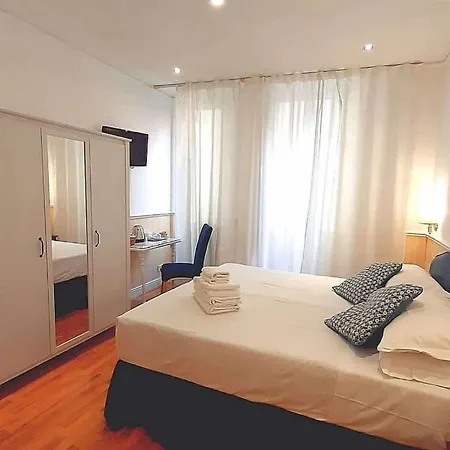 Hotel Porta Pia 3*