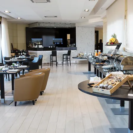 Radisson Blu Ghr Hotel 4*