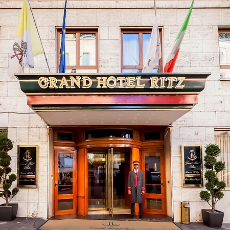 Hotel Radisson Blu Ghr 4*