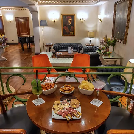 Hotel River Palace 4*