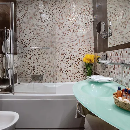 Memphis Hotell 4*