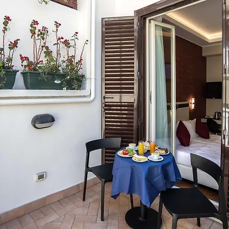 Memphis Hotell 4*
