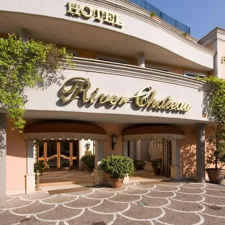 River Chateau 4* Řím