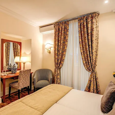 Cortina Otel
