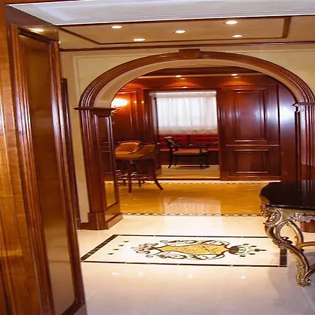 Champagne Palace 4* Roma