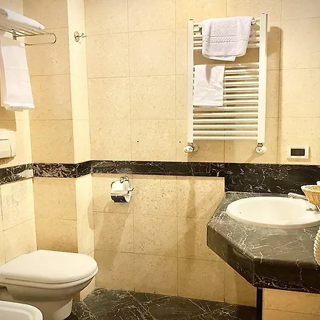 מלון Champagne Palace רומא