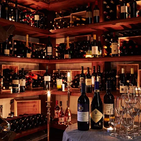 Lord Byron - Small Luxury Of The World Hotel