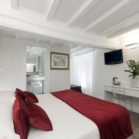 Navona Hotel 3*