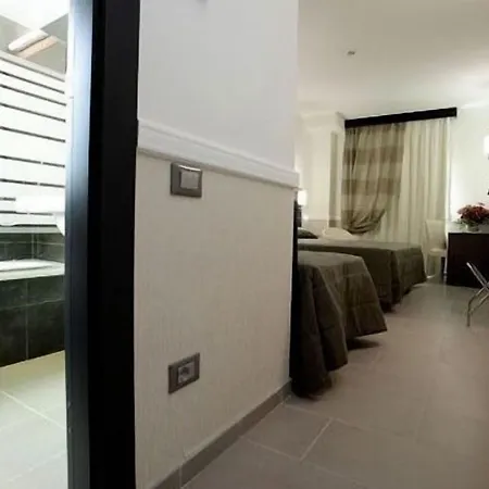 Hotel Artis 4*