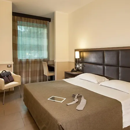 Hotel Artis 4*
