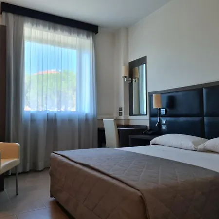 Artis Hotel 4*