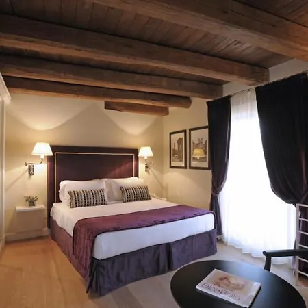 Отель Trevi Palace Luxury Рим