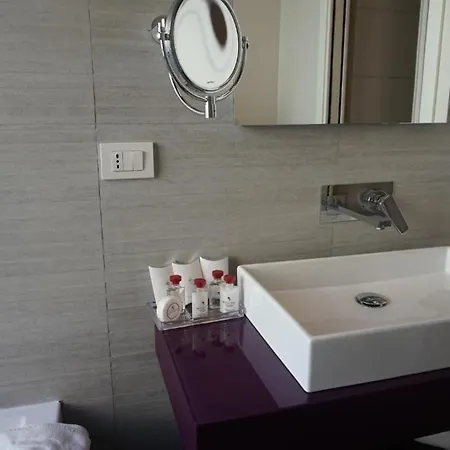 Отель Trevi Palace Luxury 4*