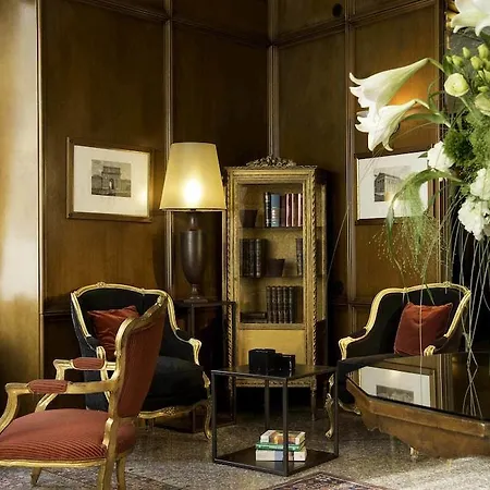 Colonna Palace 4* Řím