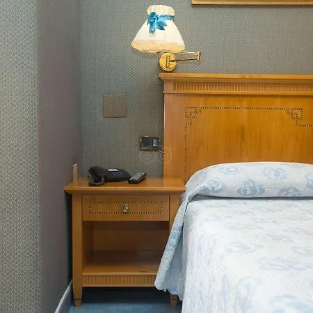 リミニ 3*