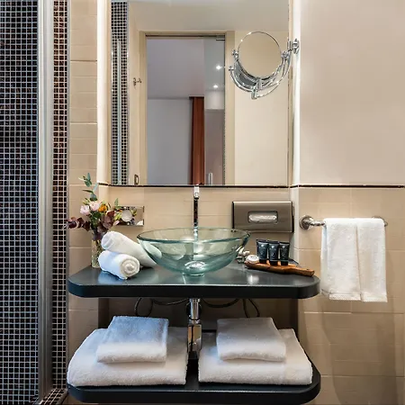 Leonardo Boutique Termini 4*