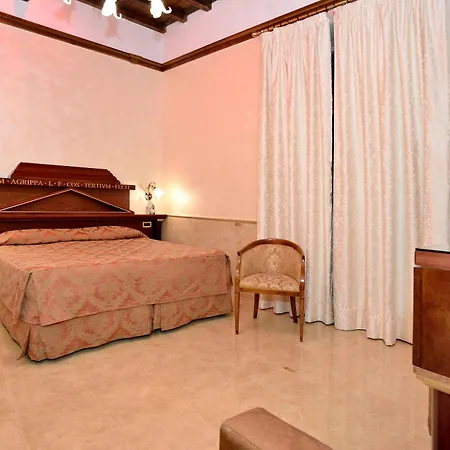 Hotel Pantheon 4*