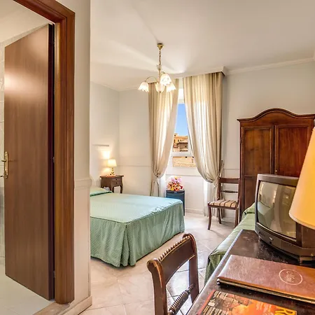 Hotel Montreal 3*