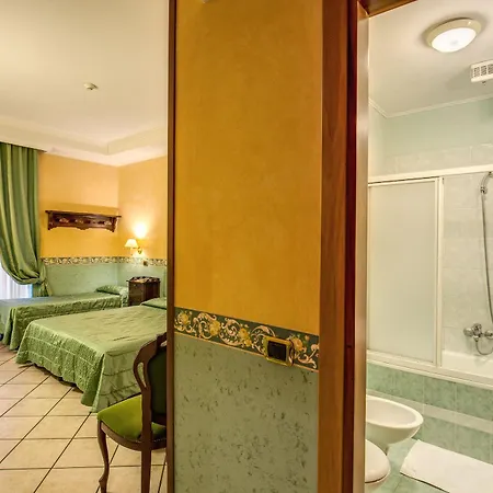 Montreal Hotel 3*