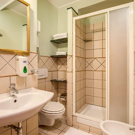 Montreal Hotel Roma
