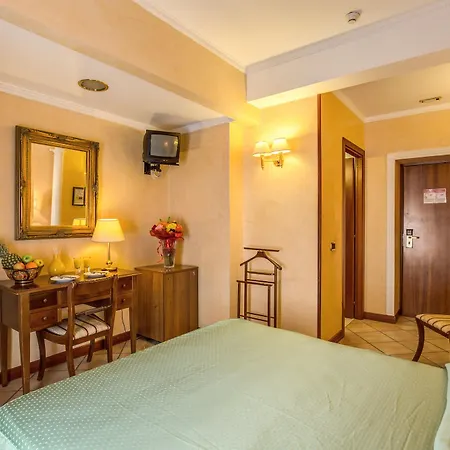 Montreal Hotel Roma