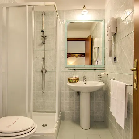 Montreal Hotel Roma