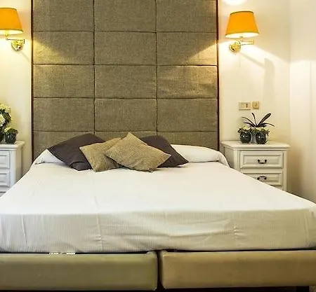 Hotel Trinita Dei Monti 3*