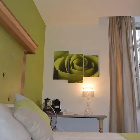 Spagna Ave Bed & Breakfast Řím