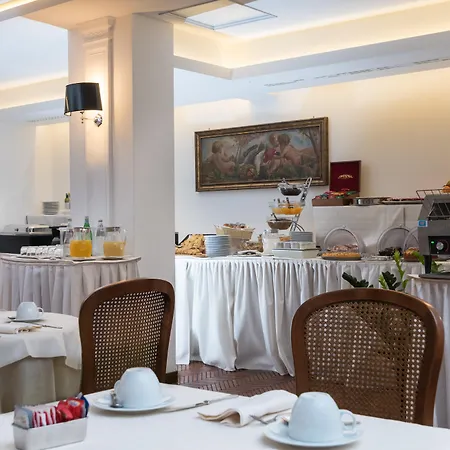 Hotel Degli Artisti 4*