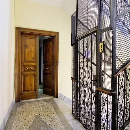 בית הארחה Floor 6 רומא