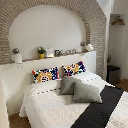 Gulliver's Guest house 2*