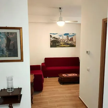 Theresa Apartment *